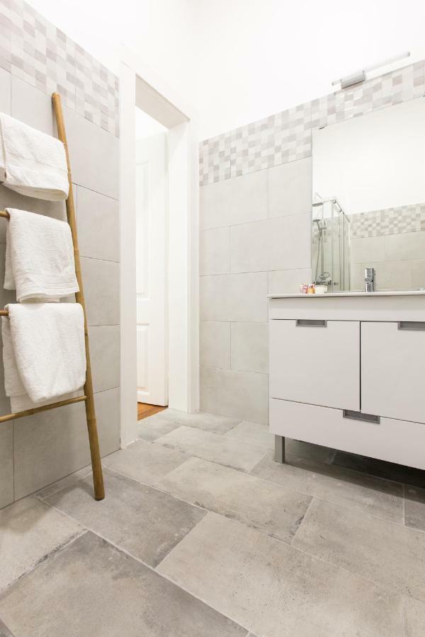 Lisbon Secret & Charming Baixa 4 Bedroom Apartment Extérieur photo