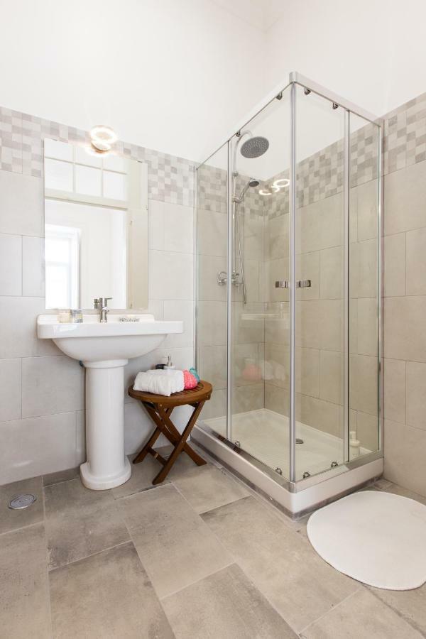 Lisbon Secret & Charming Baixa 4 Bedroom Apartment Extérieur photo